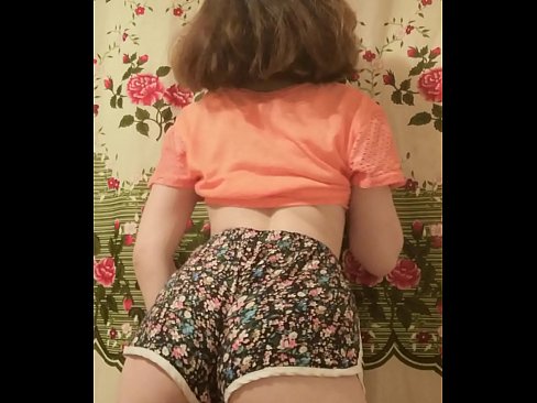 ❤️ Babe żagħżugħa sexy tqaxxir ix-xorts tagħha fuq il-kamera ️ Porn sabiħ fil-porn mt.xxxner.ru ️❤